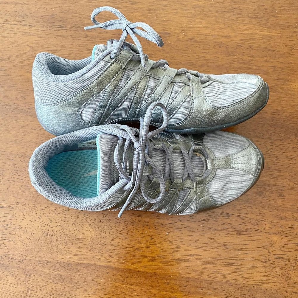 Nike Musique IV Size 7 Dance Cheer Zumba Sneaker